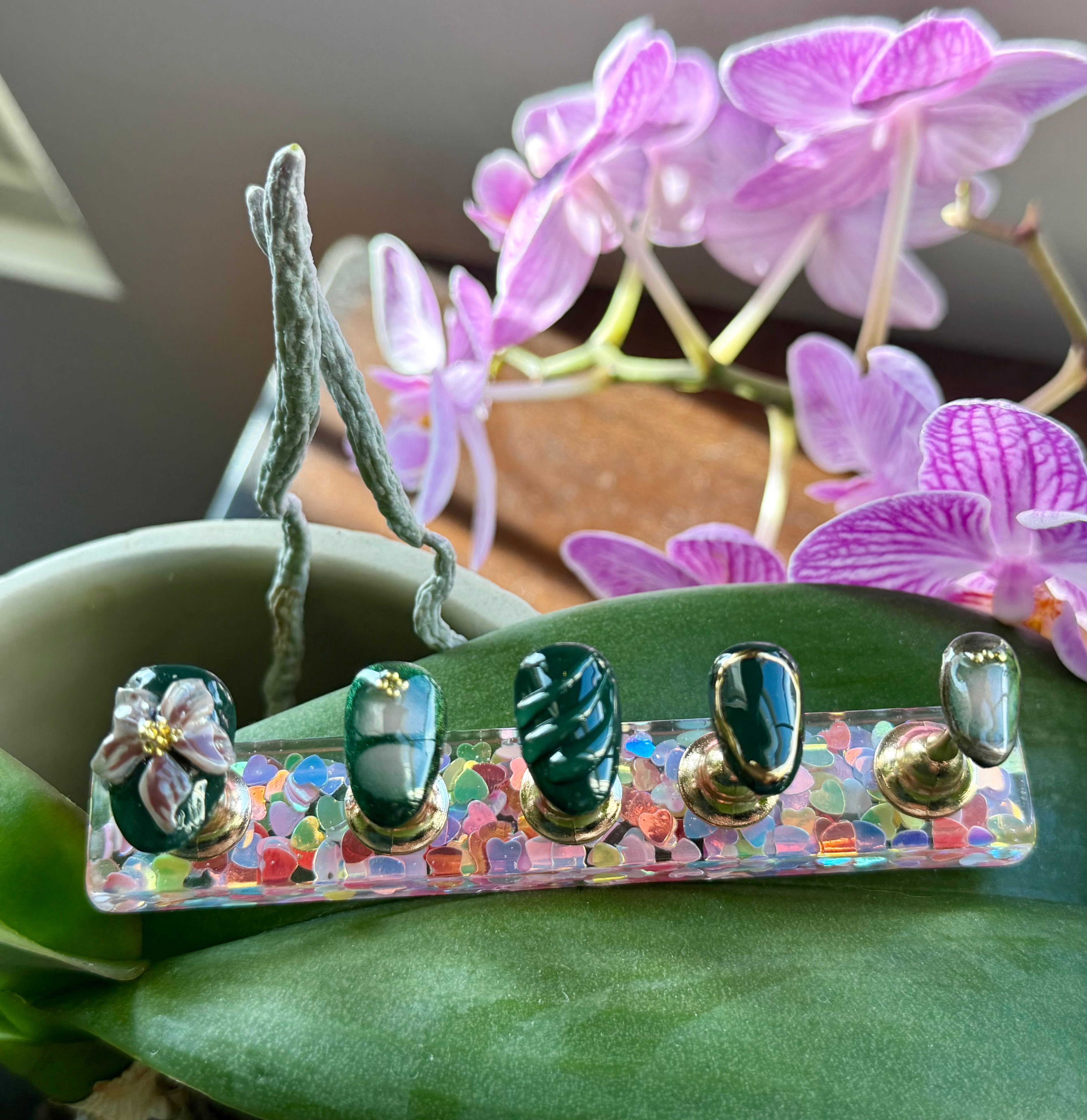 Emerald Bloom Press-On Nail Set – 3D Floral & Deep Green Elegance