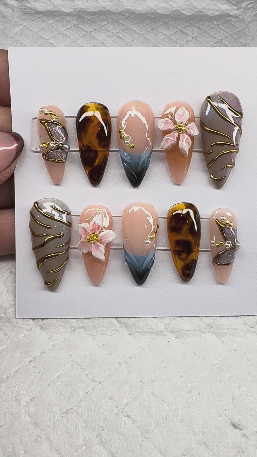 Autumn Muse Press-On Nail Set – Tortoiseshell, Florals & Golden Accents